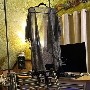 Gently Loved Large LuLaRoe Fringed Shirley. From a non smoking/pet friendly home